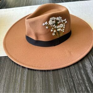Lulus Classic Brown and Black Wide-Brimmed Felt Fedora, Floral Hand-Embroidered